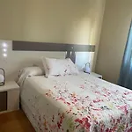 Casa Con Piscina En Vigo Semesterbostad *