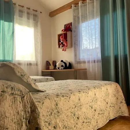 Casa Con Piscina En Vigo * Arbo