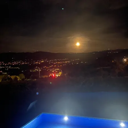 Casa Con Piscina En Vigo * Arbo