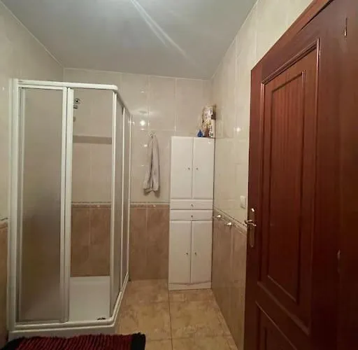 別荘 Casa Con Piscina En Vigo *