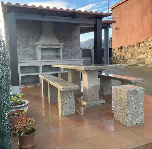 Casa Con Piscina En Vigo * Arbo