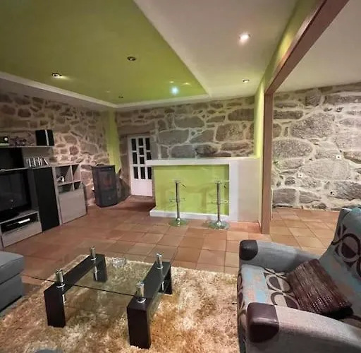 別荘 Casa Con Piscina En Vigo *